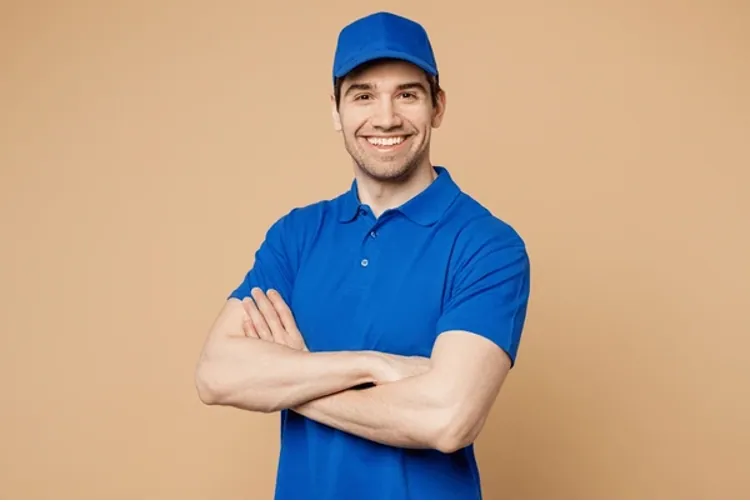 Top 5 Must-Have Features in Delivery Uniforms